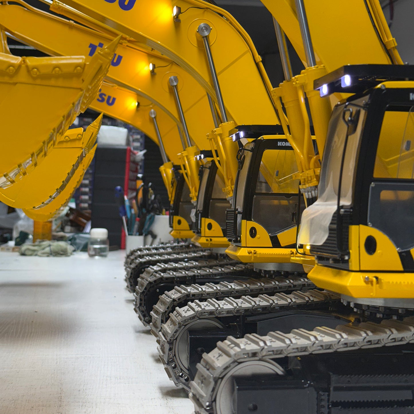 Komatsu PC500 Hydraulic RC Excavator 1/12 Metal RC Crawler Excavator Model RTR Engineering Machinery Remote Control Car Boy Toy