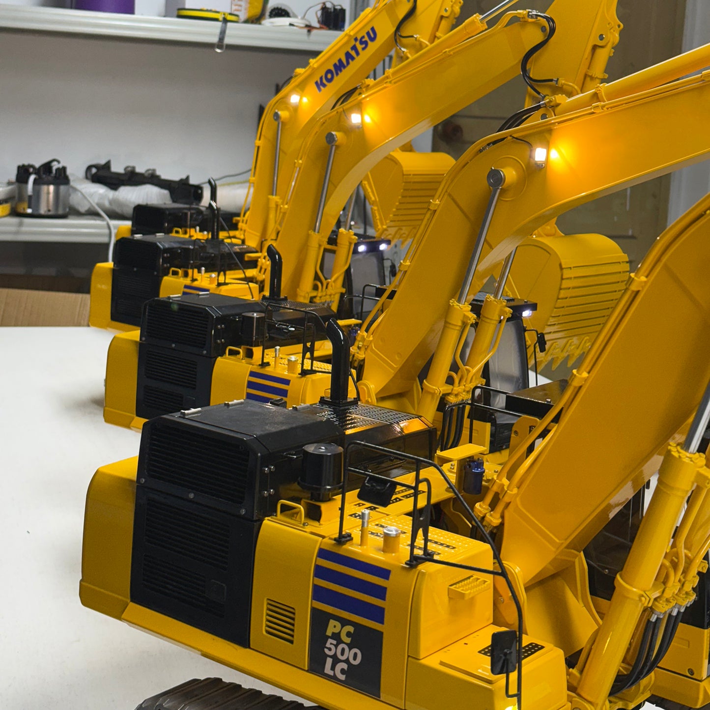 Komatsu PC500 Hydraulic RC Excavator 1/12 Metal RC Crawler Excavator Model RTR Engineering Machinery Remote Control Car Boy Toy