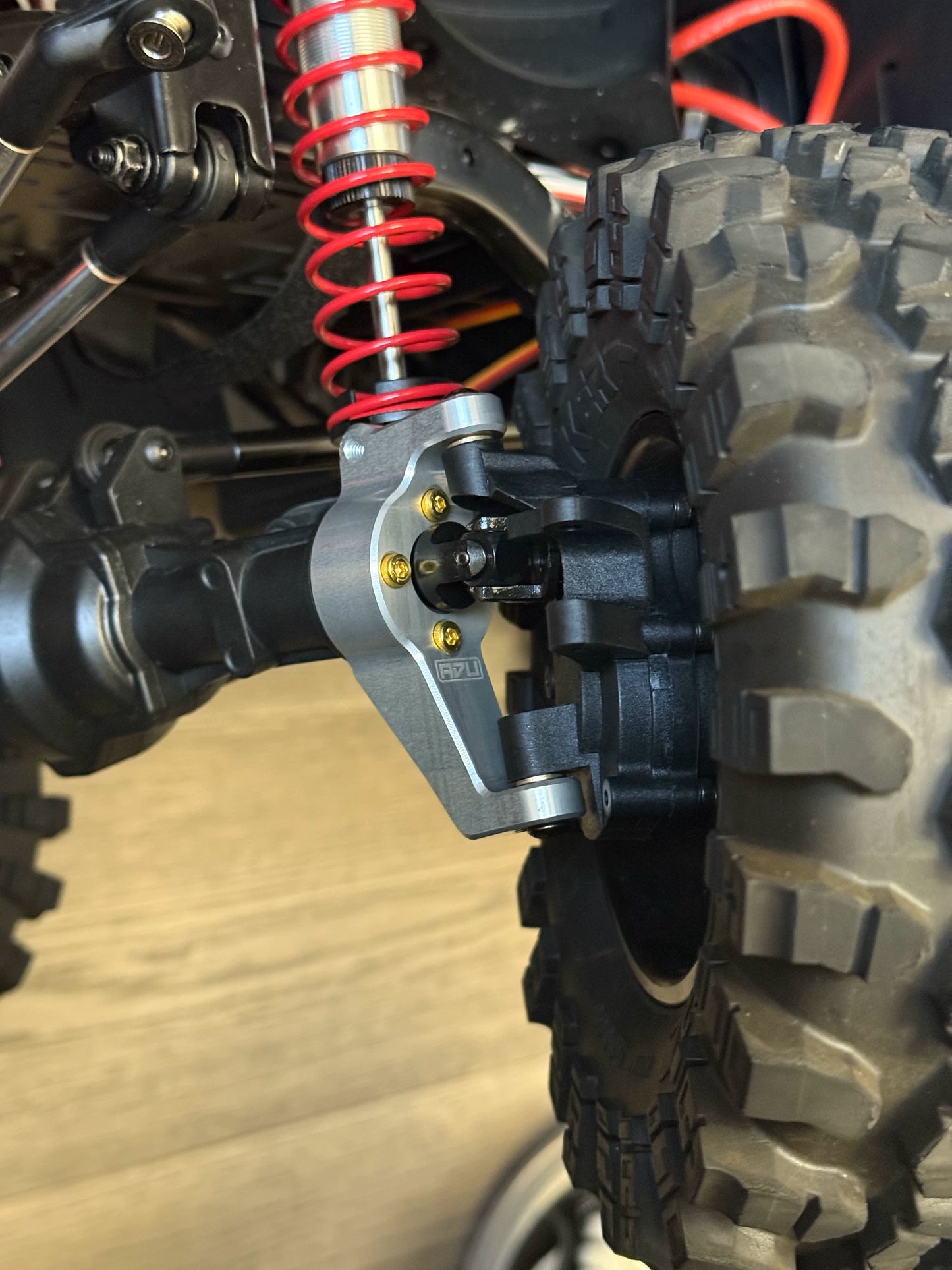 CROSSRC Aluminum 7075 Front C-Hub Carrier (L/R) for Stegosaurus, Brontosaurus, Tyrannosaurus, Tarbosaurus