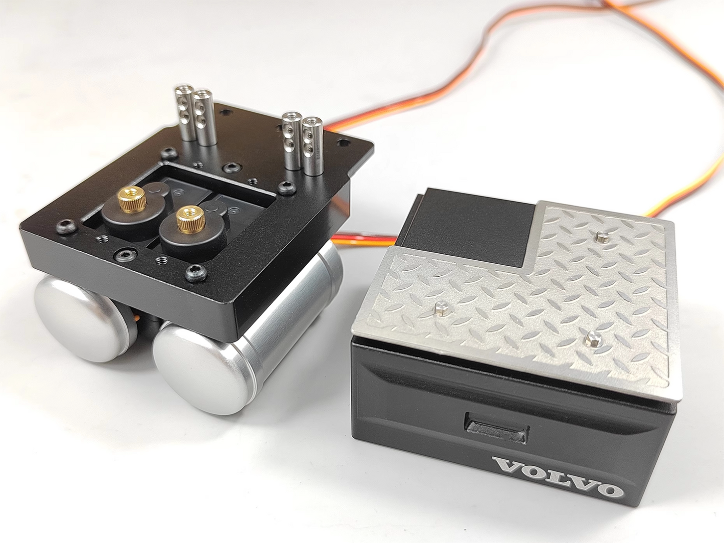 Metal Simulation Battery Box with Servo Mount Upgrade Part for 1/14 Tamiya Volvo RC Tractor Truck DIY Model