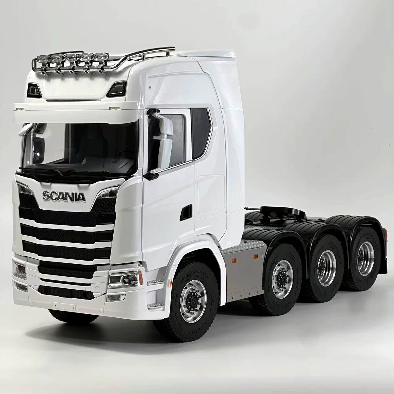 Scania 770S Remote Controlled Trailer 1/14 8x8 RC Tractor Truck RTR Version with Light & Sound System ST8 Transmitter