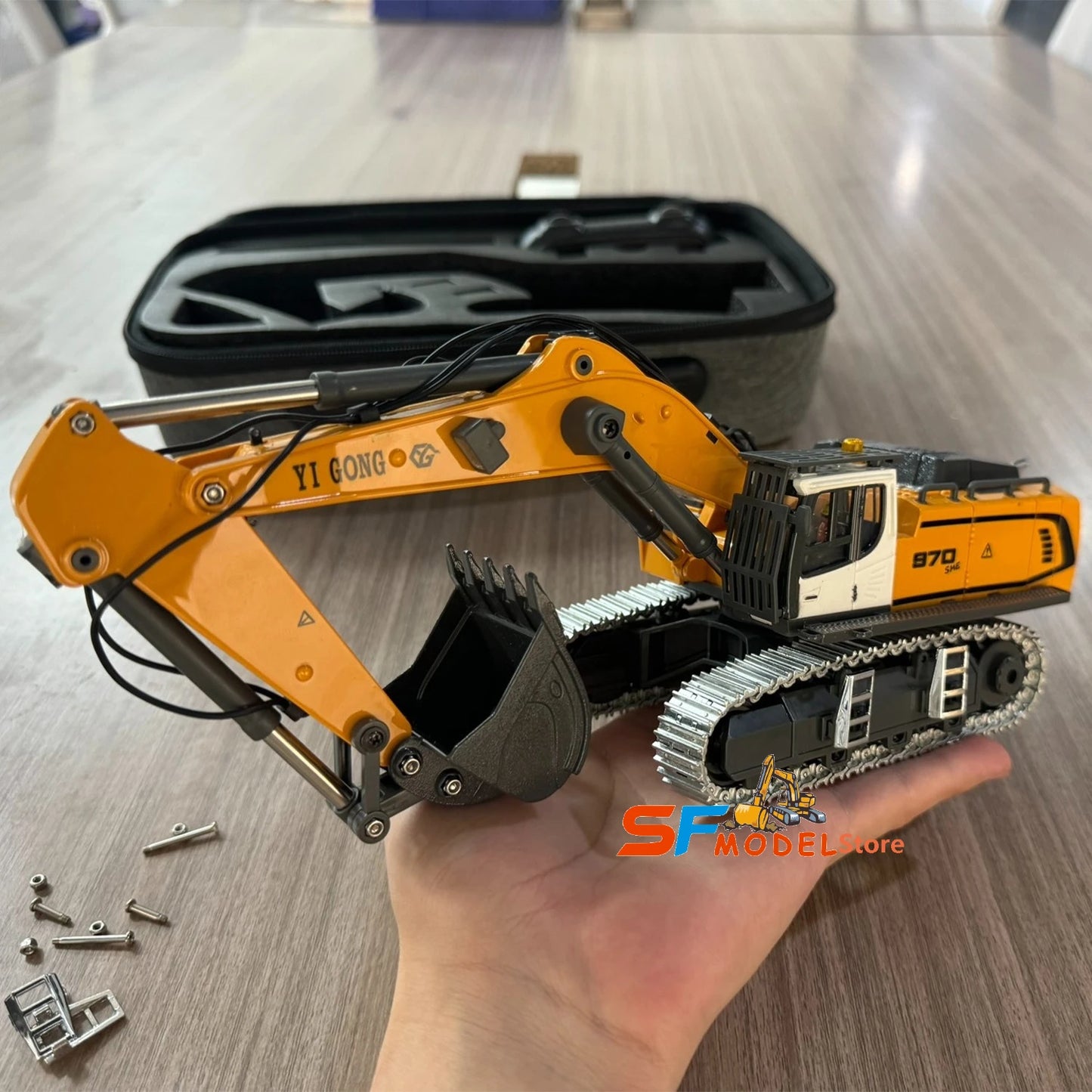 Mini Excavator 1/50 970 Electric Excavator Simulation Model with Lighting System Desktop Remote Control Excavator Model Toy