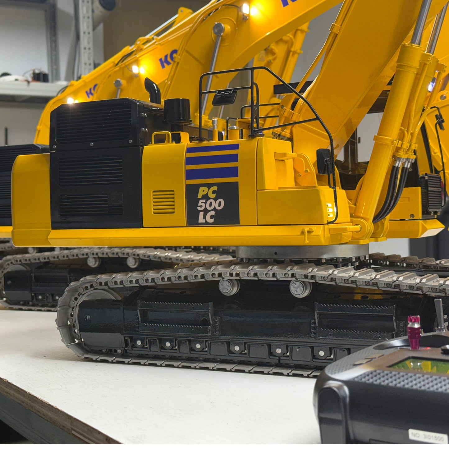 Komatsu PC500 Hydraulic RC Excavator 1/12 Metal RC Crawler Excavator Model RTR Engineering Machinery Remote Control Car Boy Toy