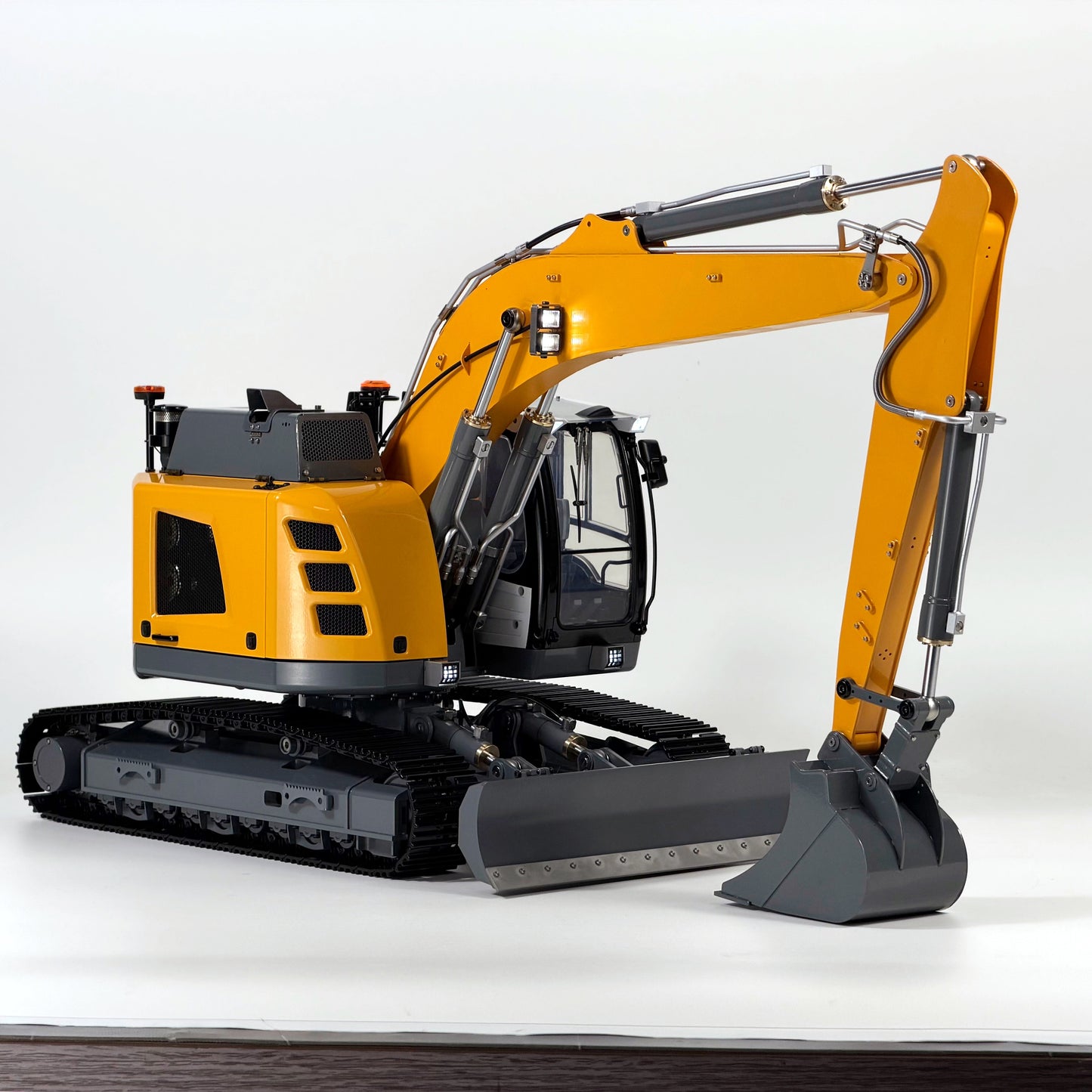 1/14 Scale 926 Metal Hydraulic RC Excavator RTR - Dual Pumps, 4-Way Valve, ST8 Radio System Model Gift