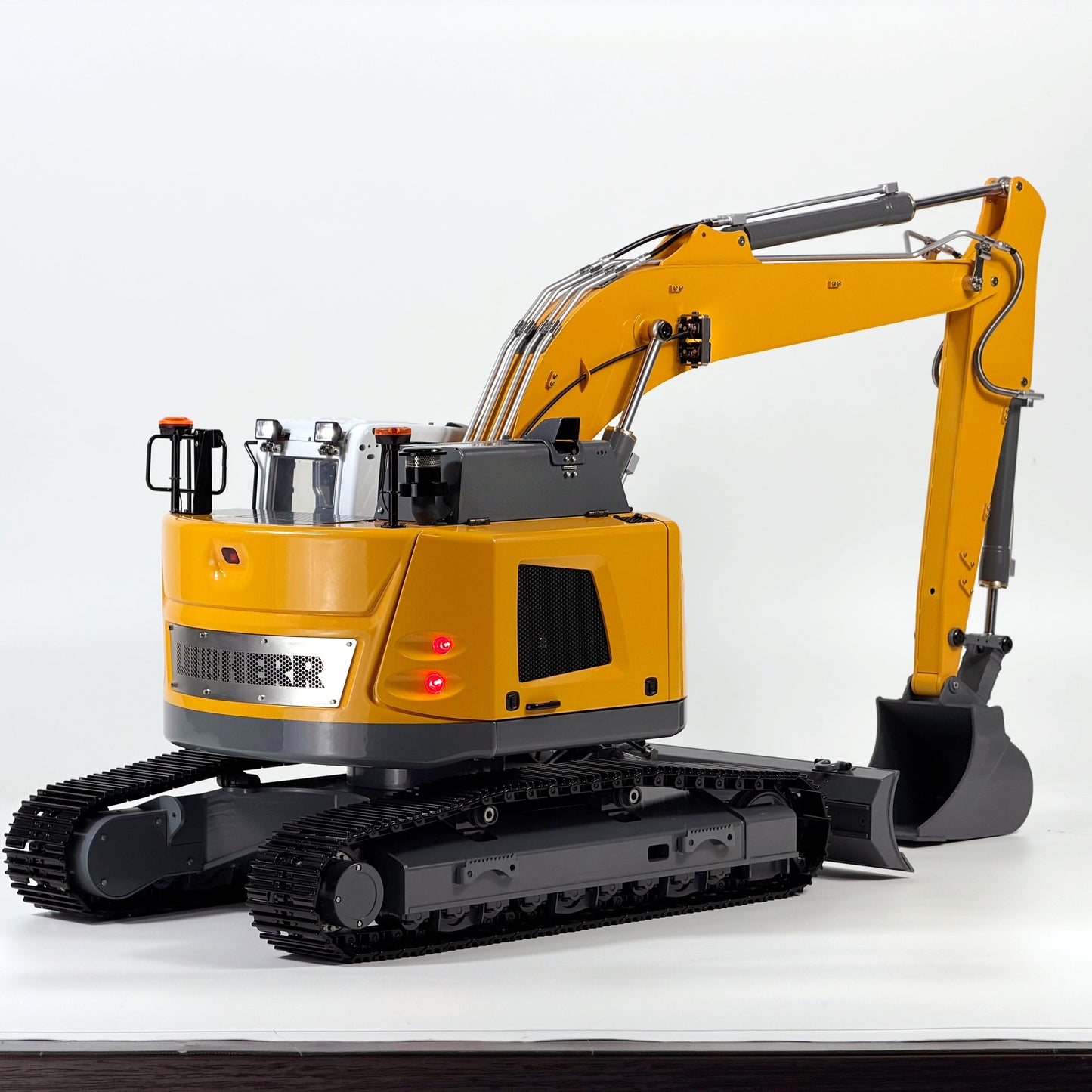 1/14 Scale 926 Metal Hydraulic RC Excavator RTR - Dual Pumps, 4-Way Valve, ST8 Radio System Model Gift