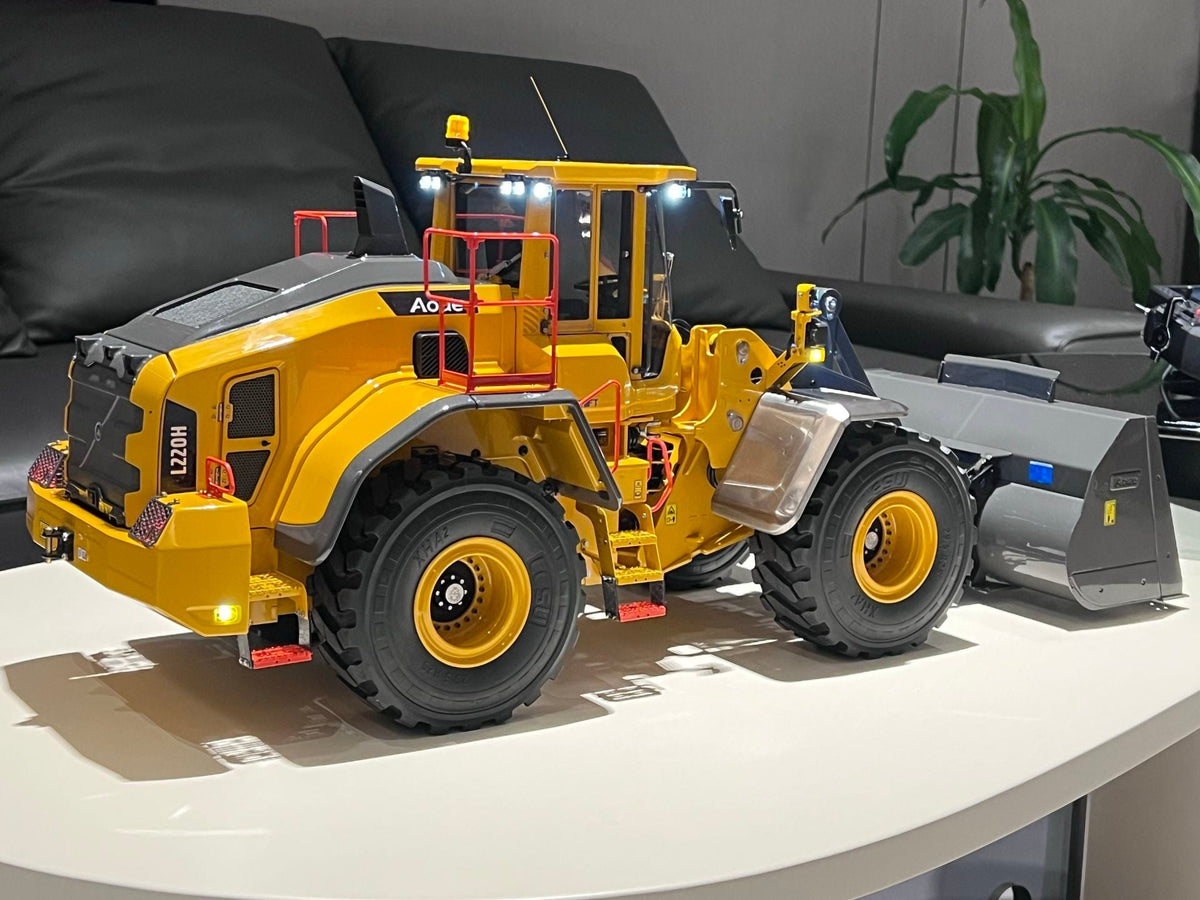 LESU 1/14 RC Wheeled Hydraulic Loader L220 (A0013) Metal Construction Vehicle KIT / RTR with FlySky PL18EV Lite Radio