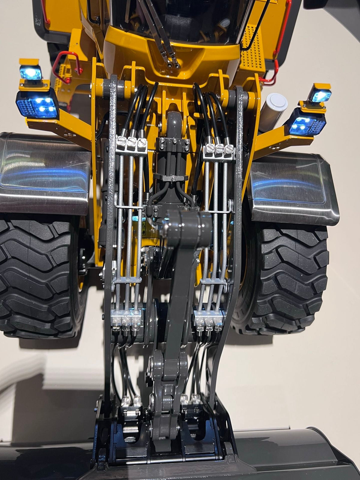 LESU 1/14 RC Wheeled Hydraulic Loader L220 (A0013) Metal Construction Vehicle KIT / RTR with FlySky PL18EV Lite Radio