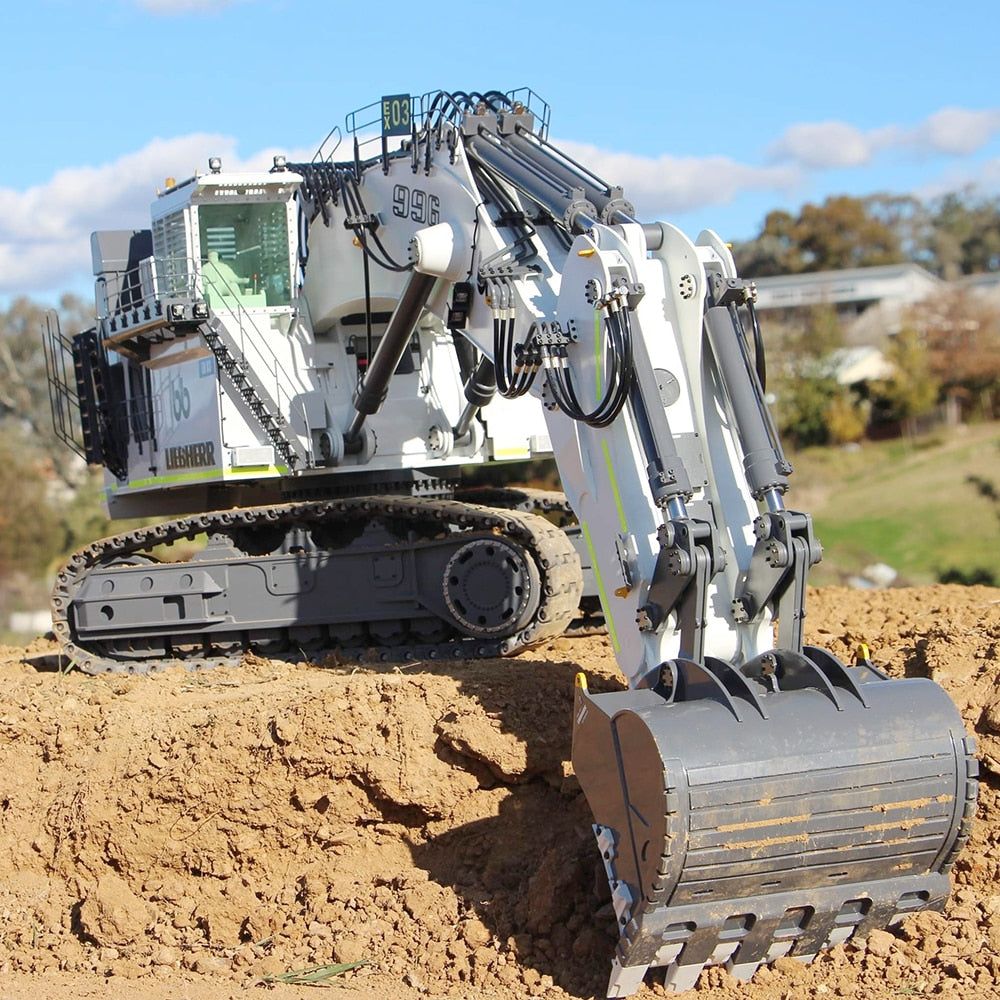 Liebherr 996 Hydraulic Excavator 1/20 Remote Control Excavator Metal Tracked Excavator Model Toy RTR Version