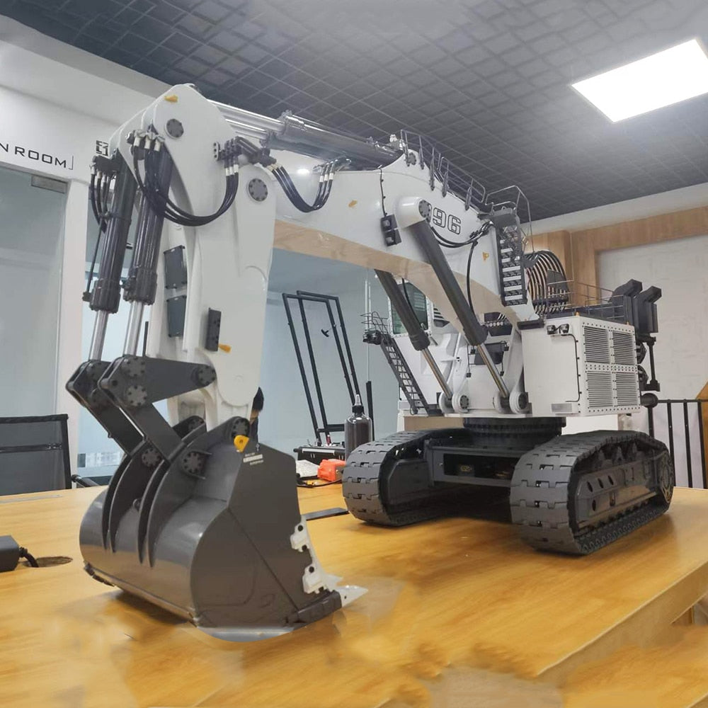 Liebherr 996 Hydraulic Excavator 1/20 Remote Control Excavator Metal Tracked Excavator Model Toy RTR Version