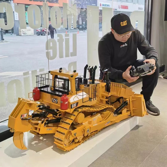 CAT  D11T 1/6 RC Hydraulic Bulldozer Metal Model PL18 RC with Light and Sound System RC Bulldozer Model Toy