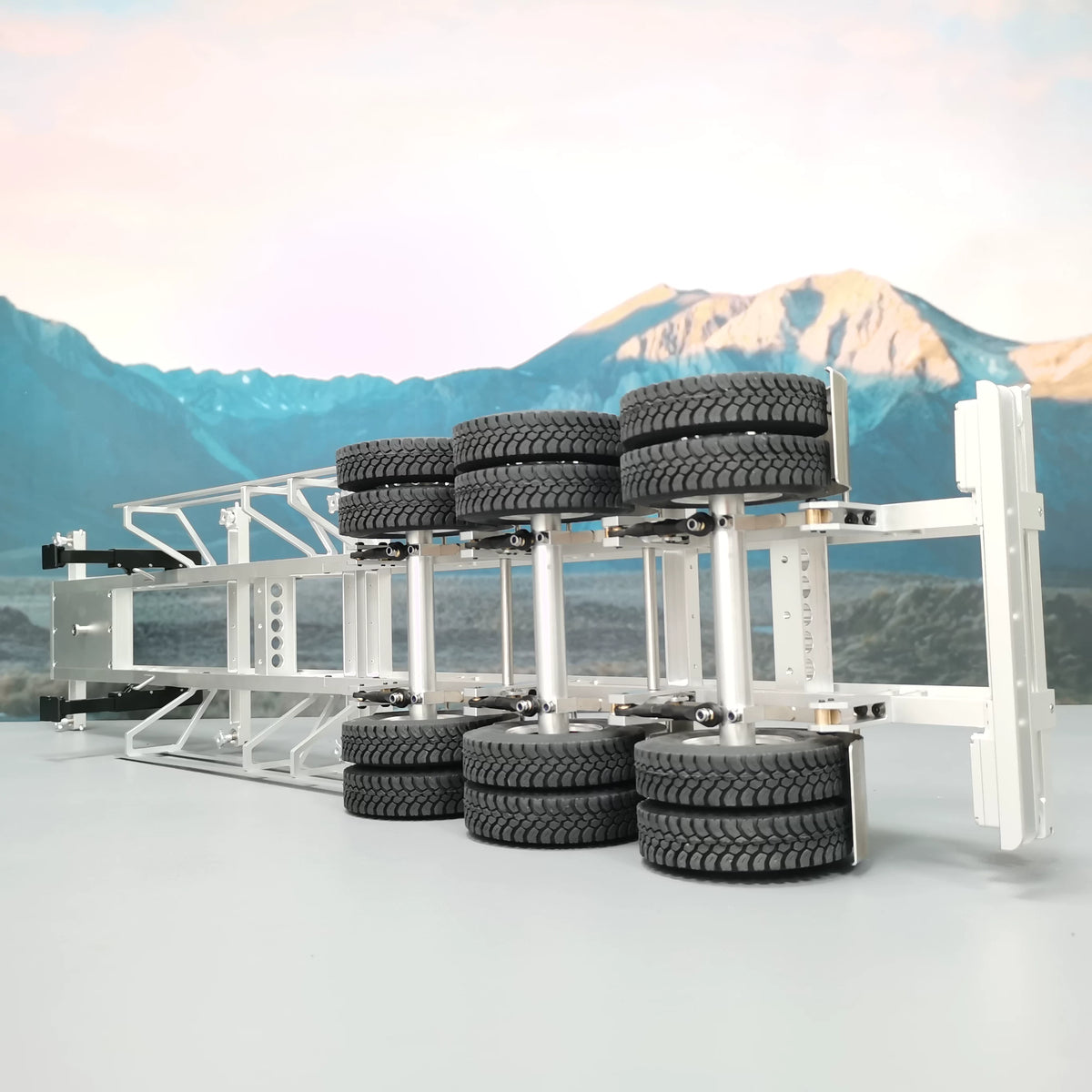 1/14 RC 40ft Container Semi-Trailer Chassis 3-Axle Aluminum Alloy Frame for Tamiya Tractor Truck DIY Upgrade
