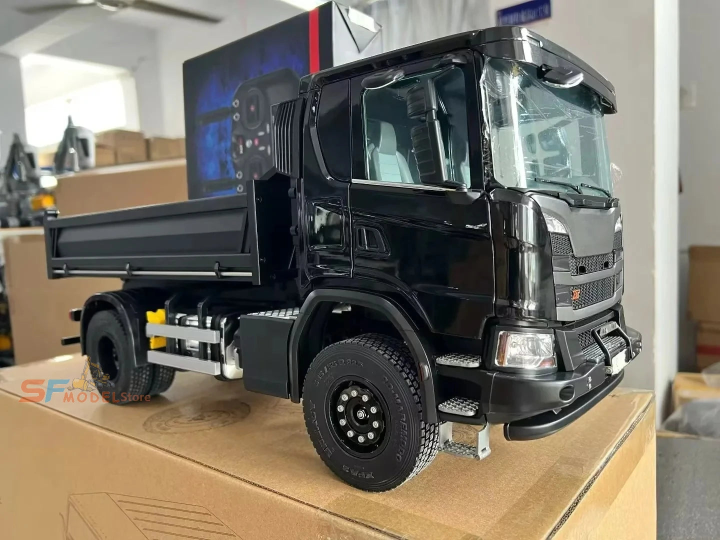 Double Eagle 4x4 RC Truck 1/14 E022 Remote Control Dump Truck Model with Lighting System Adult Remote Control Car Toy