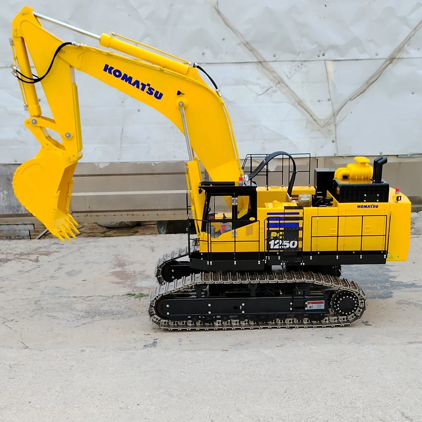 PC1250 RC Excavator 1/8 Hydraulic RC Excavator Metal Heavy Engineering Excavator Model Adult Remote Control Car Toy