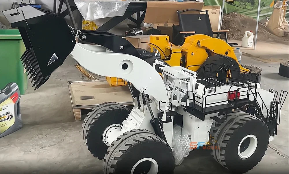 150KG L2350 Loader 1/14 Scale Hydraulic RC Loader Heavy Metal Loader with Lighting and Sound System Remote Control Model