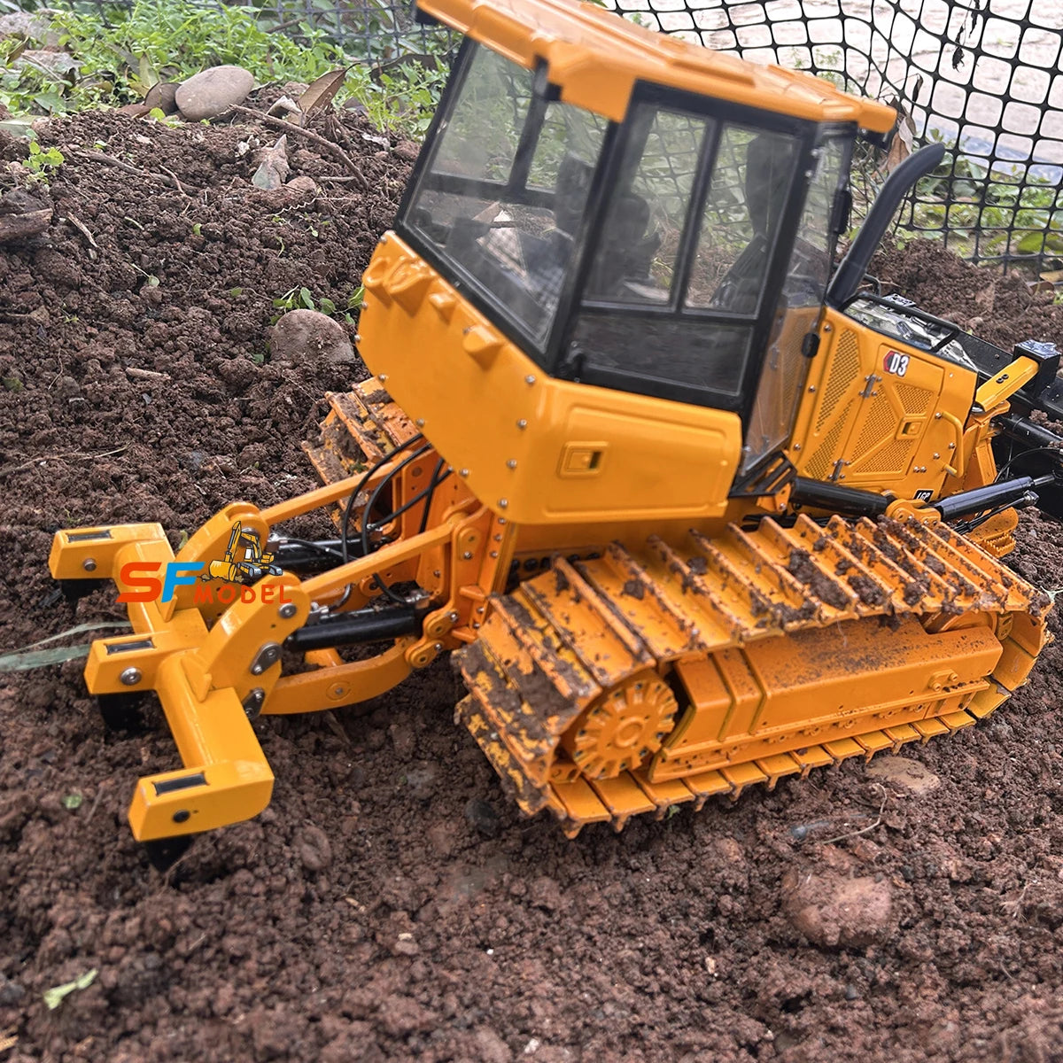 D3 Bulldozer 1/12 Scale Hydraulic RC Bulldozer Metal Heavy Construction Engineering RC Car Model Toy with Light and Sound System